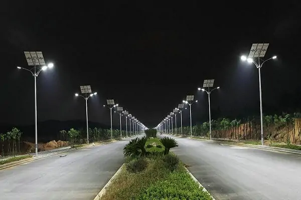 چراغ خیابانی خورشیدی